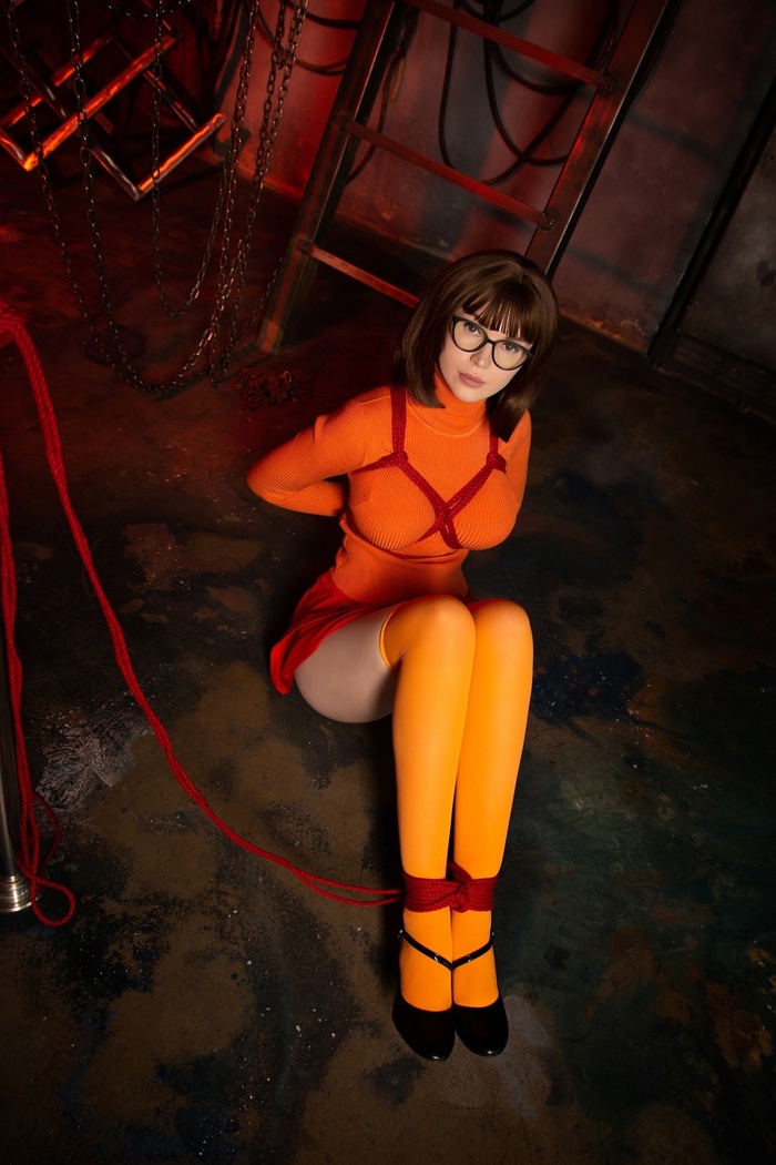 Velma - NSFW, Girls, Cosplay, Velma Dinkley, Scooby Doo, Binding, Cosplayers, Hips, Longpost, VKontakte (link), The photo, Shibari